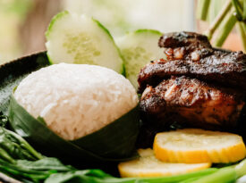 Dish of ribs and steamed rice at Dalaya Thai