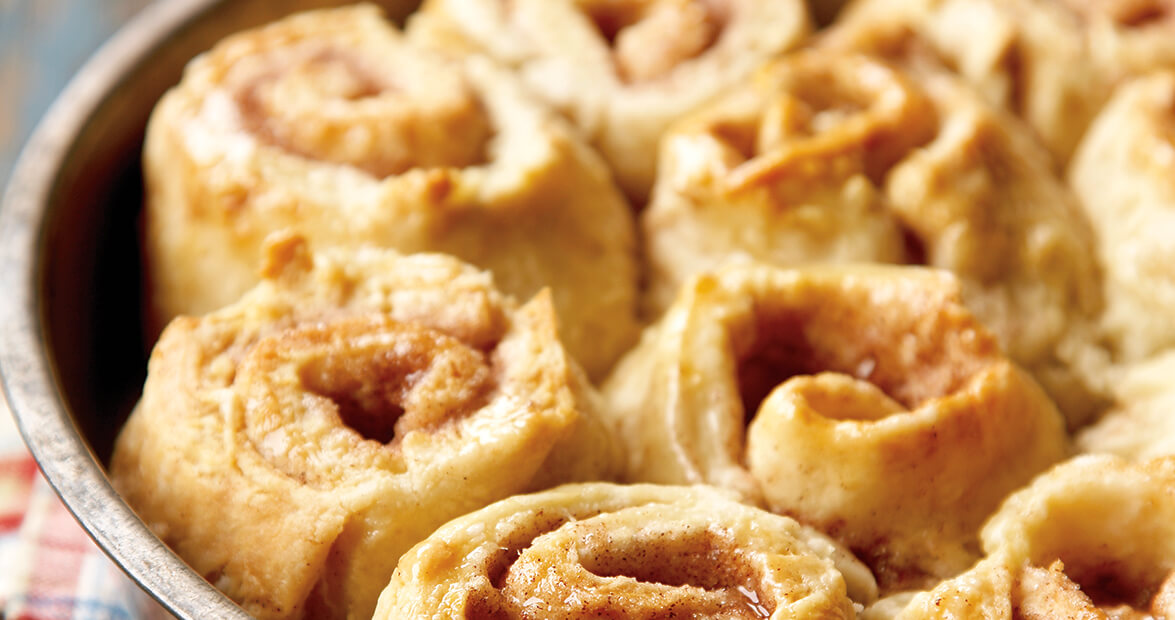 Baking tray of cinnamon rolls
