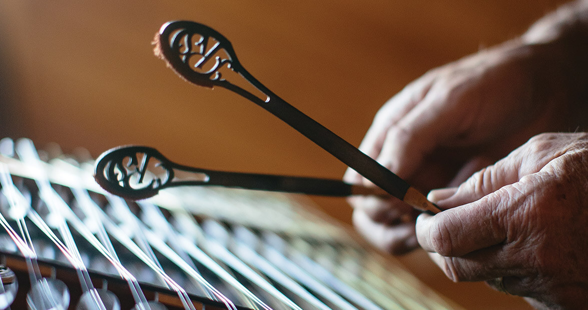hammered dulcimer