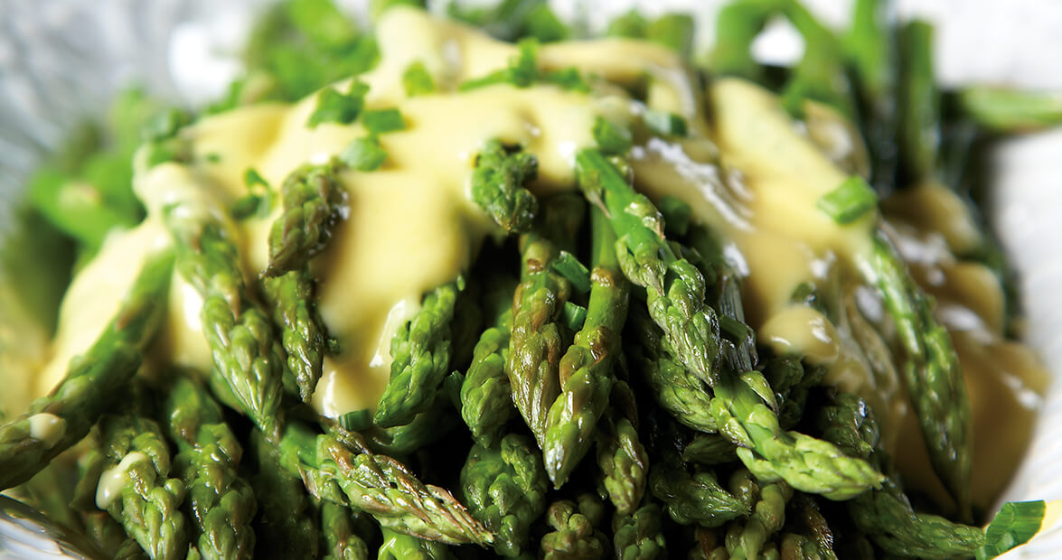 Roasted Asparagus with Chives and Hollandaise Recipe