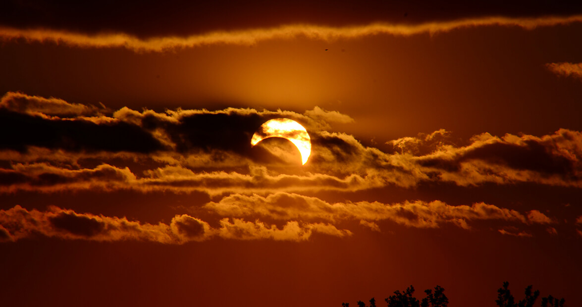 Last-Minute Solar Eclipse-Viewing Events