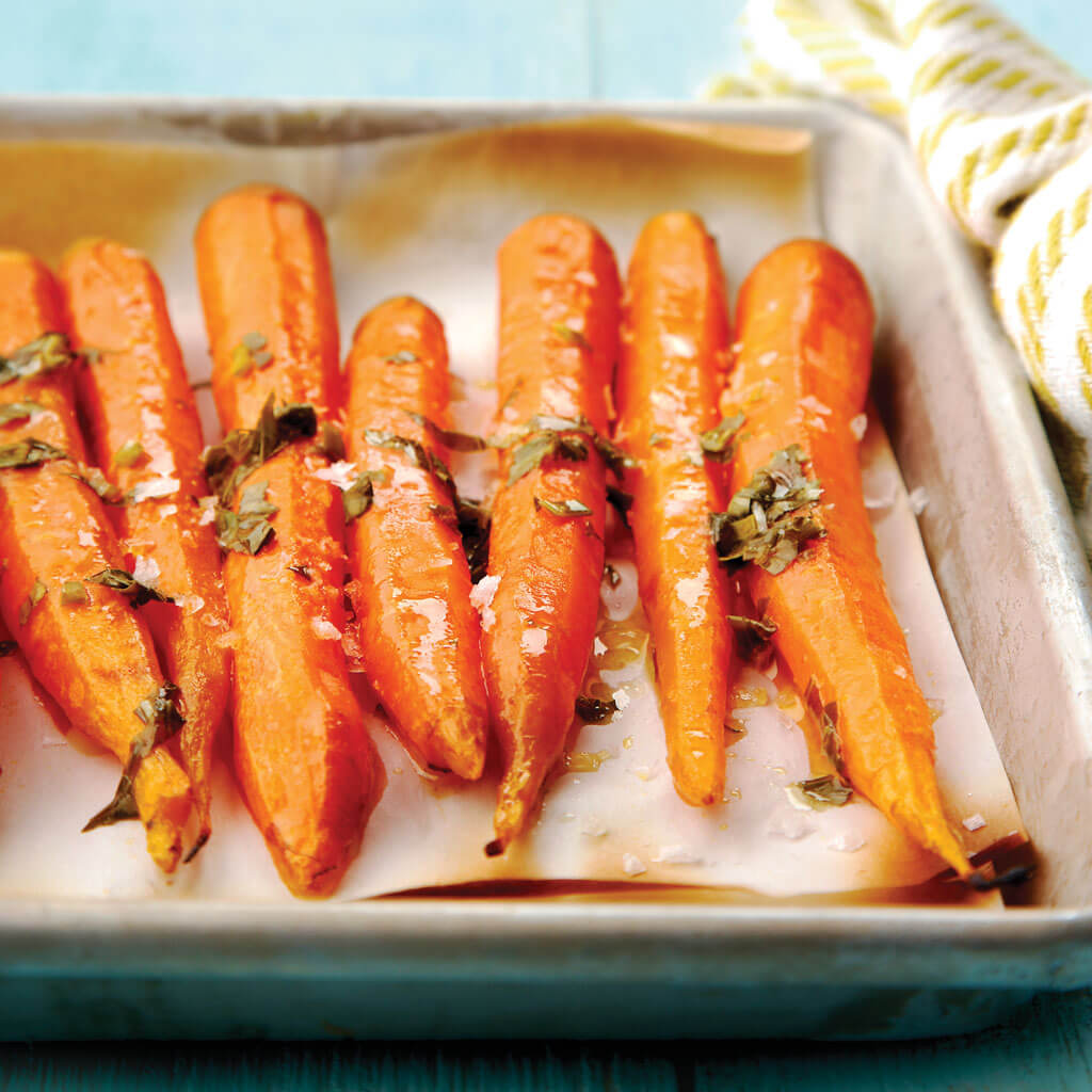 Glazed and roasted carrots