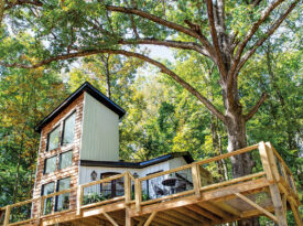 Outdoor photograph of The Carolina Treehouse.