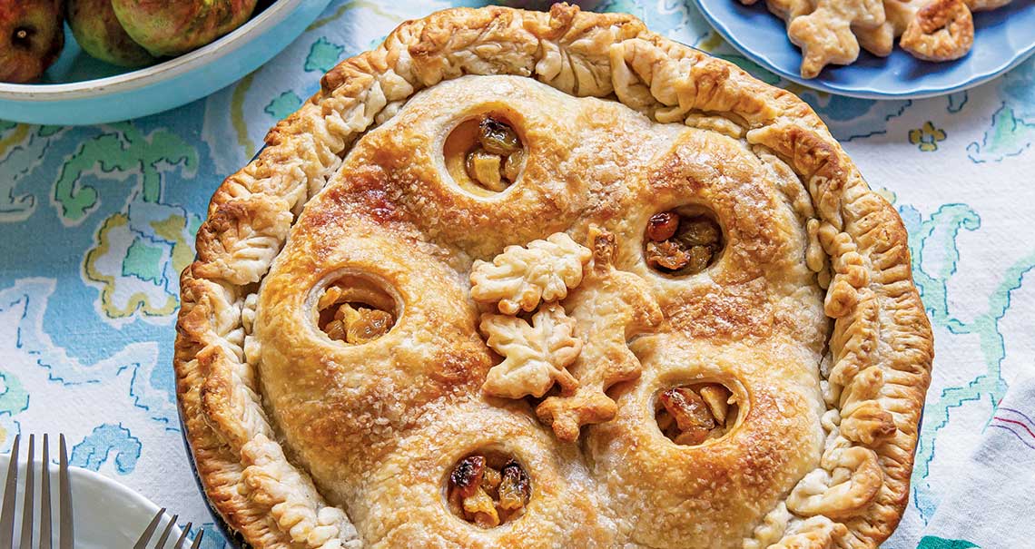 Caramel apple dumpling pie