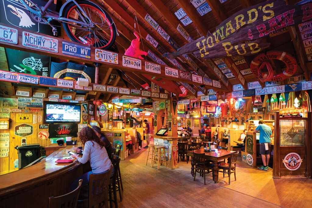 Howard’s Pub & Raw Bar