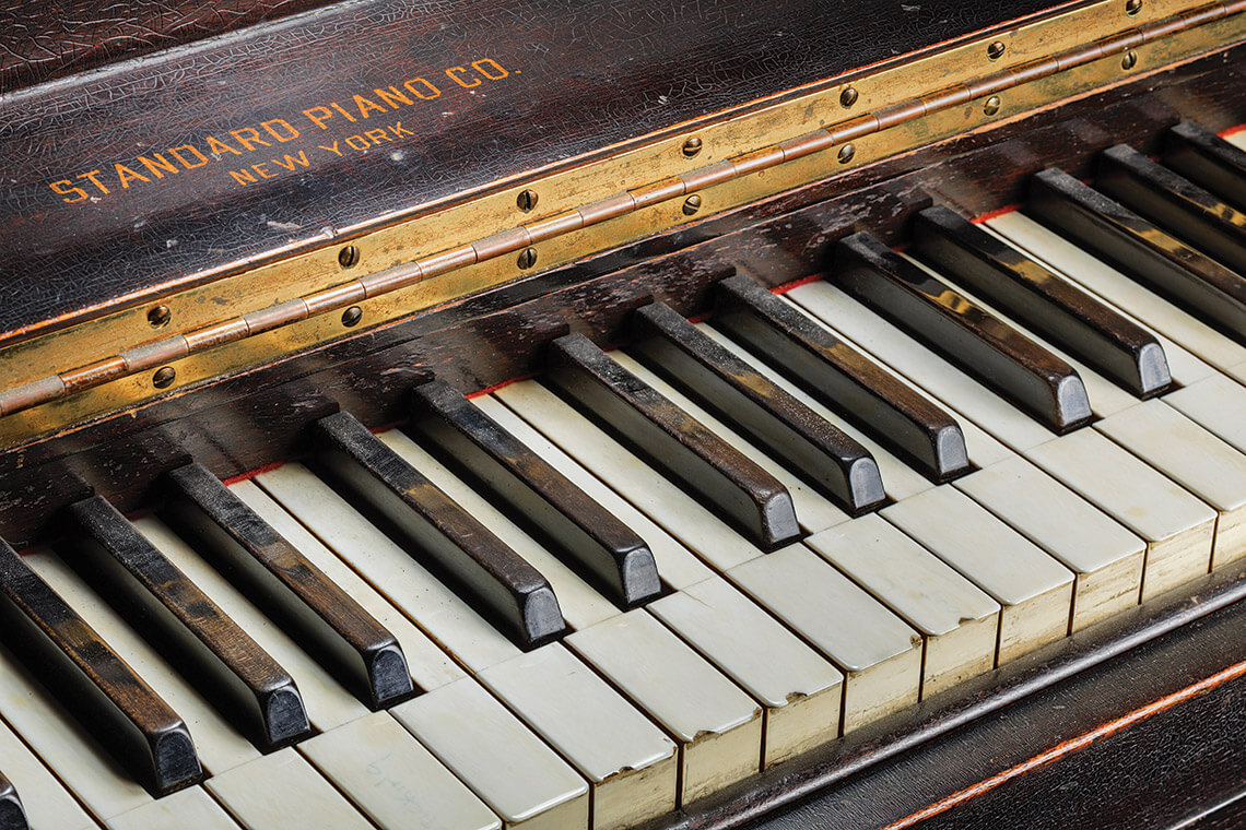 Keys of the Standard Piano Co. piano
