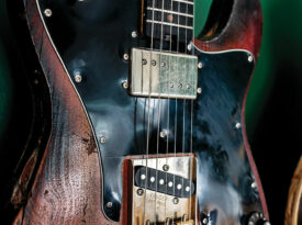 Wooden T-string guitar created by Schiemann Guitars