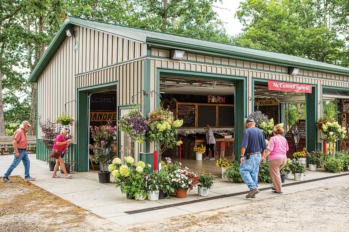 The farm stand at McConnell Farms
