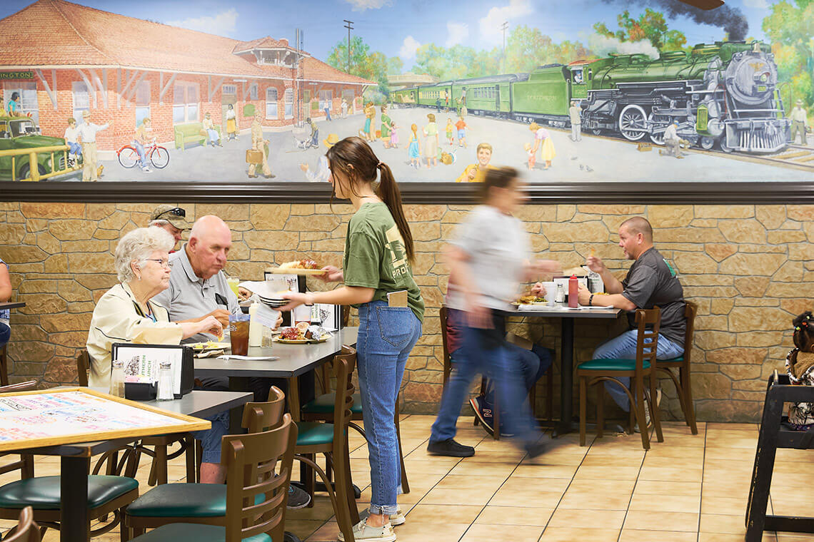 People dine at Southern Lunch in Lexington 