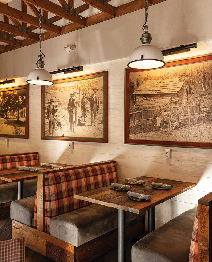 The dining room inside Happs Place Barn and Grill