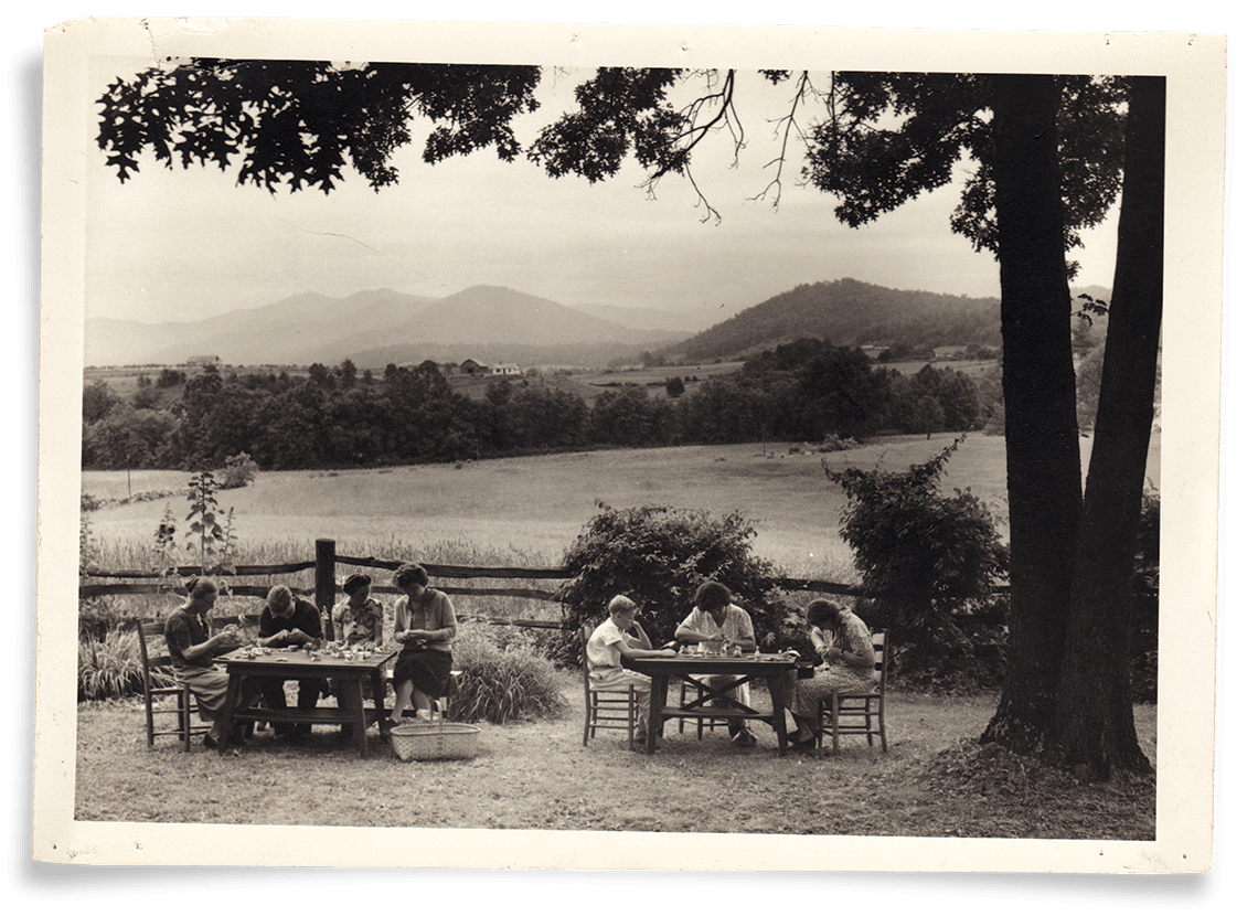 1940s picture of the Brasstown Carvers