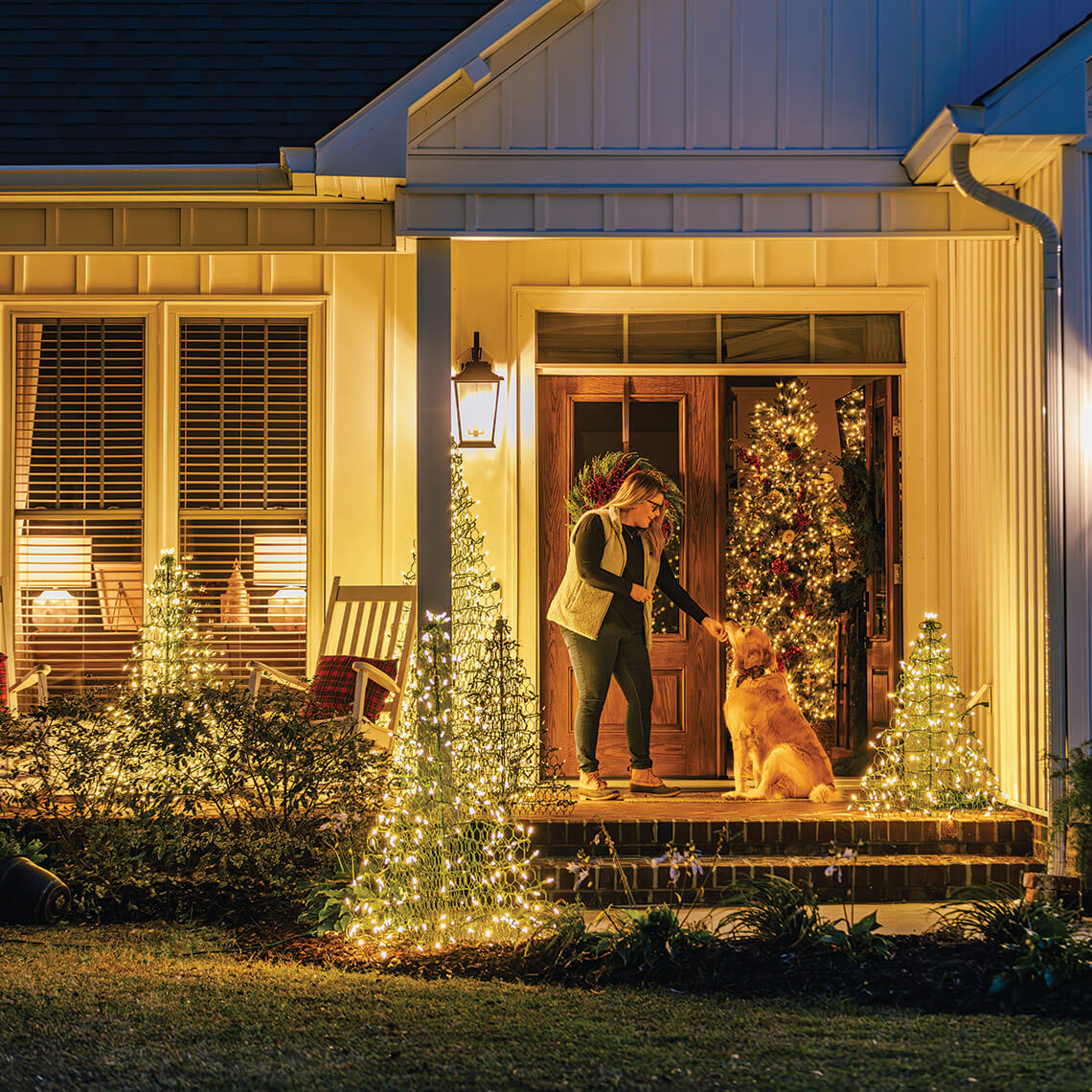 Harkers Island hom with resident Katie Amspacher and her golden retriever