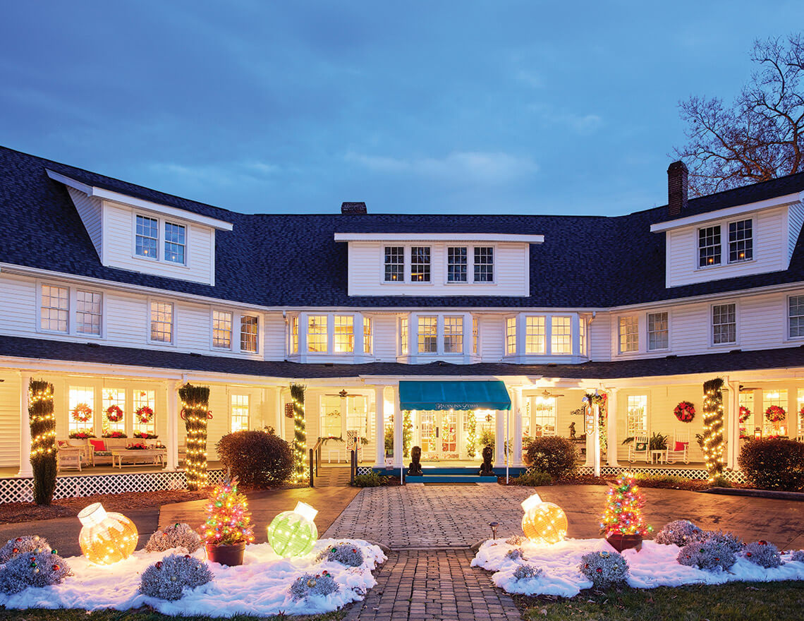 The Badin Inn decorated for Christmas