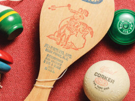 Fli-Back paddle with balls and yo-yos