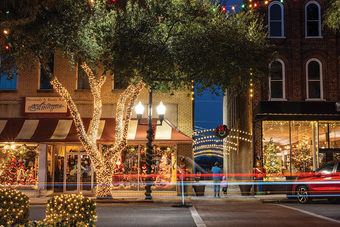 Forest City, NC, decorated for Christmas