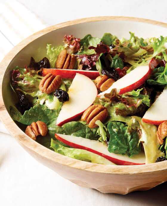 Salad with pears