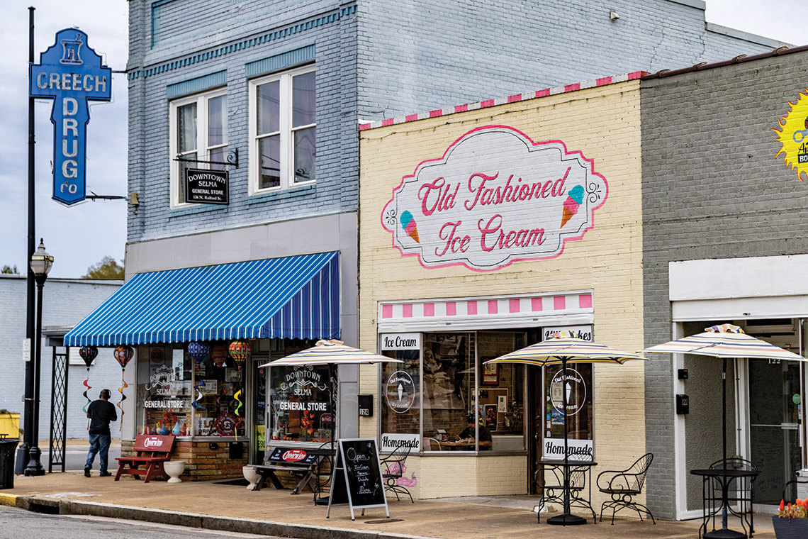 Exterior of Old Fashioned Ice Cream store in Selma, NC