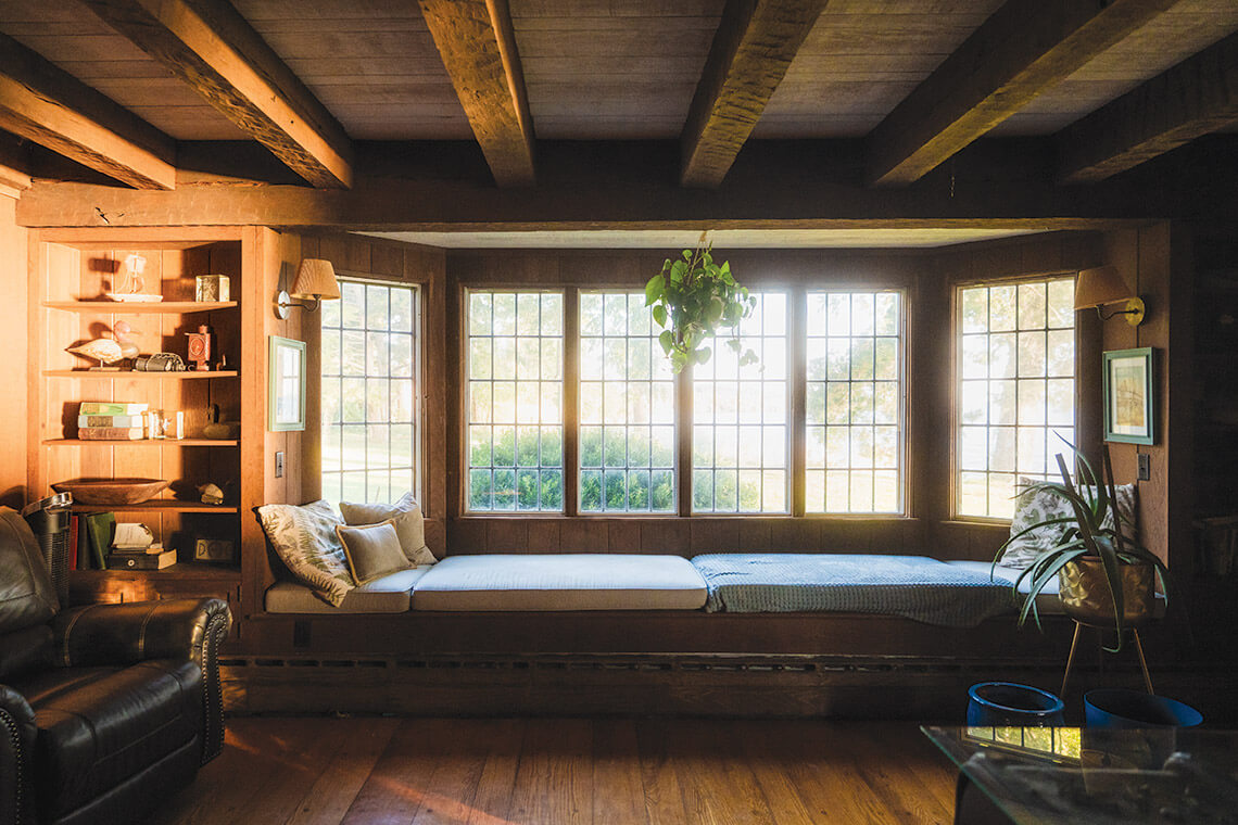 The lodge room in the Main House of Flyaway Lodge