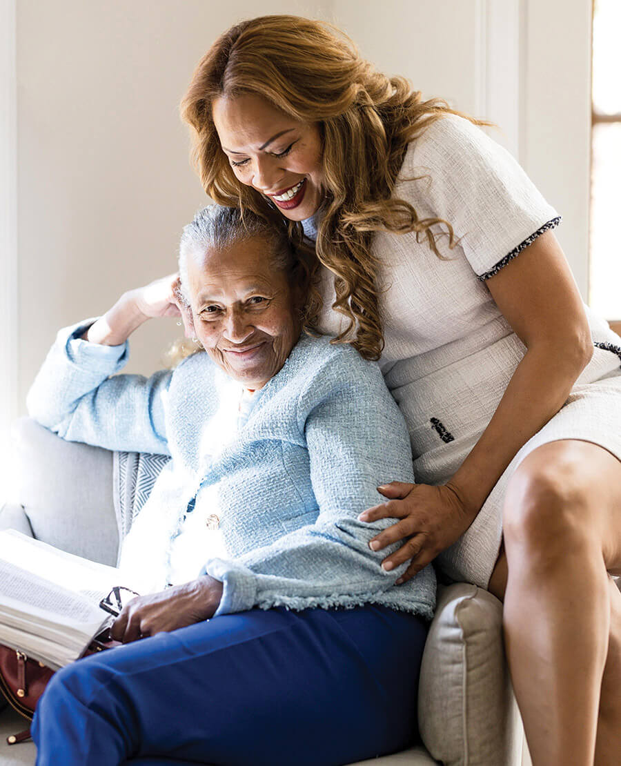 Linda Shropshire and her mother Ella Wynn Douthit