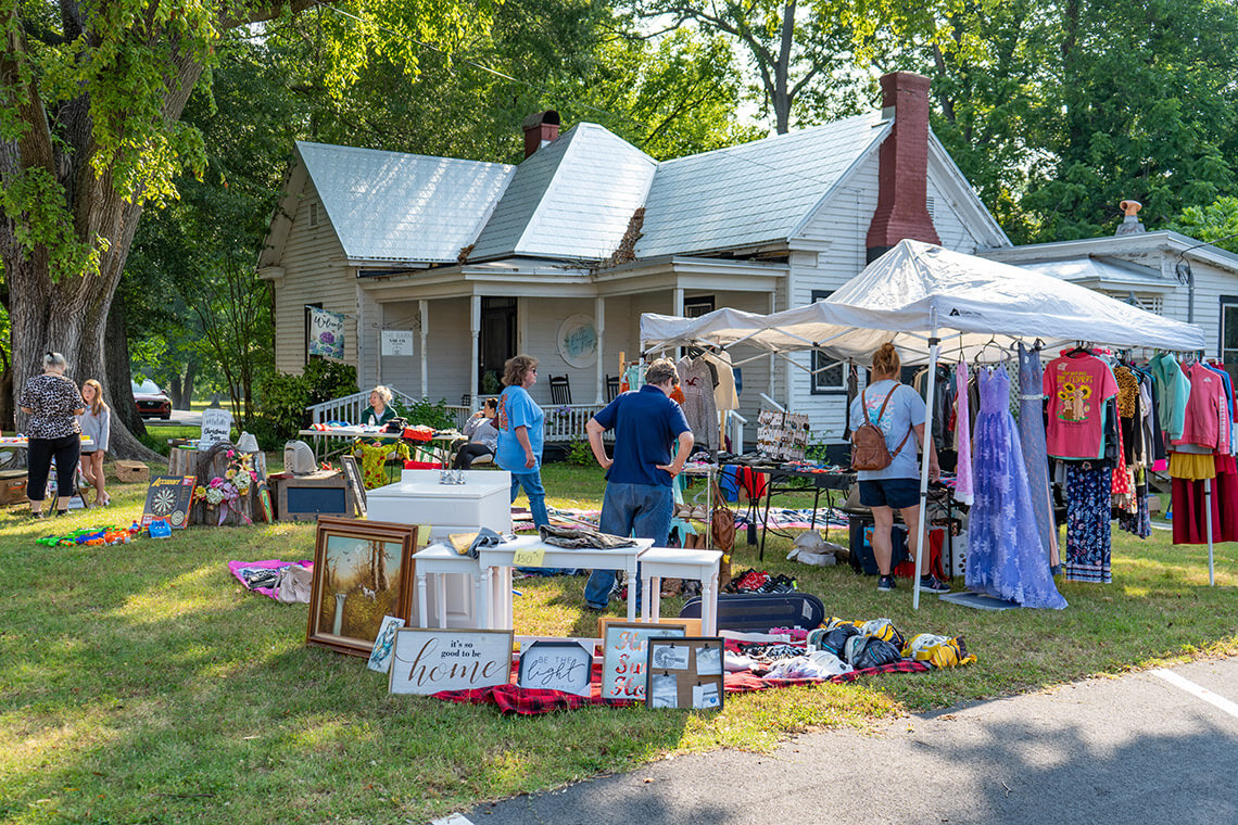 Yard Sale in Weldon