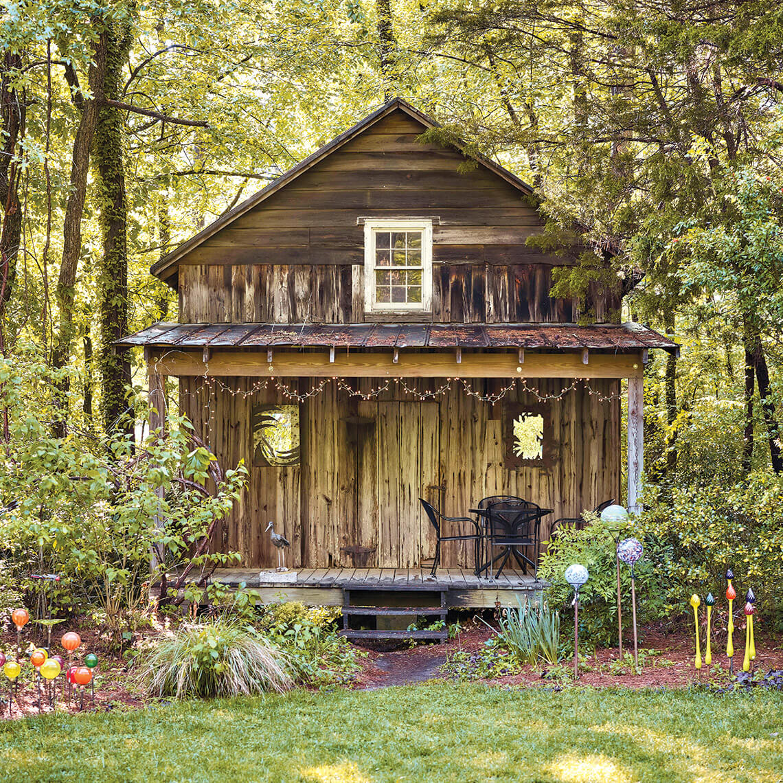 Historic tobacco barn at Cedar Creek