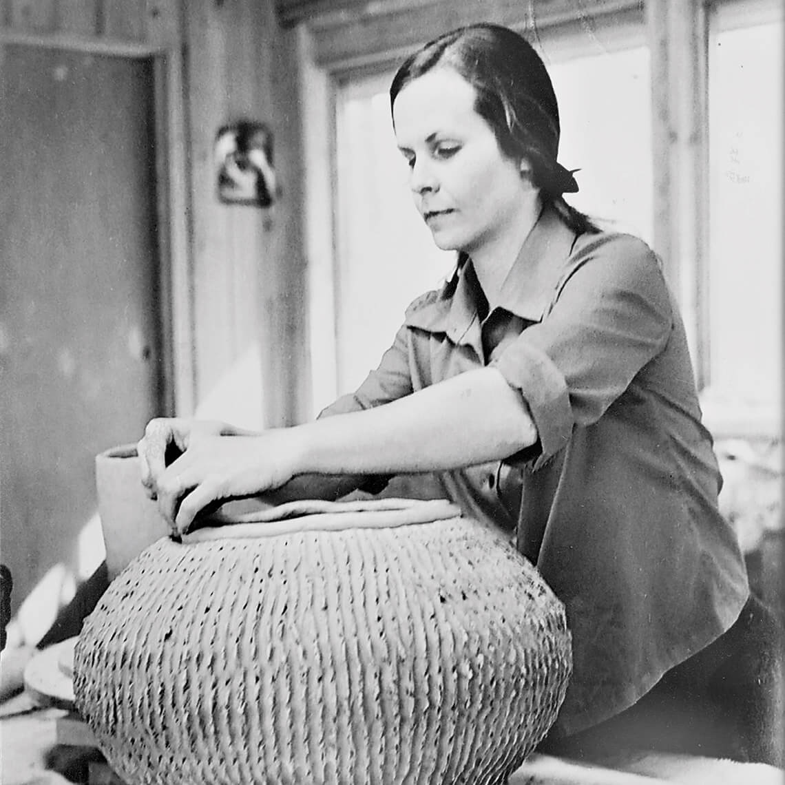 Pat Oakley sculpting