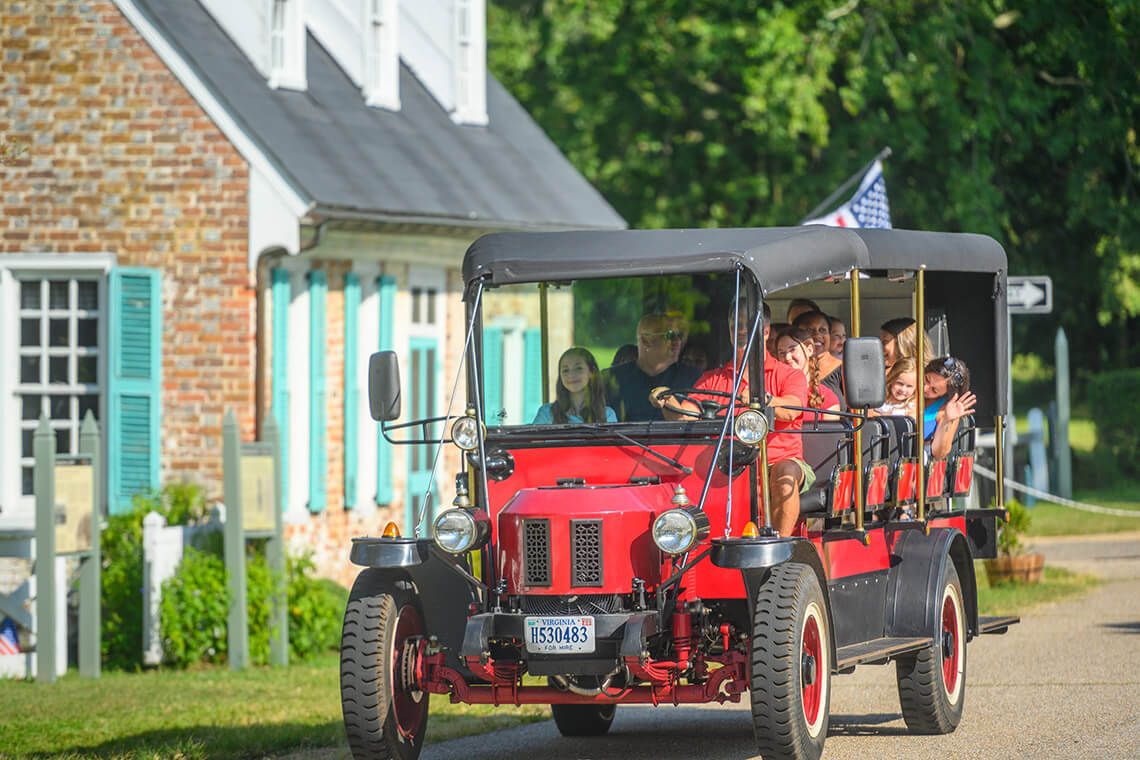 Steamer wagon tour in Yorktown.