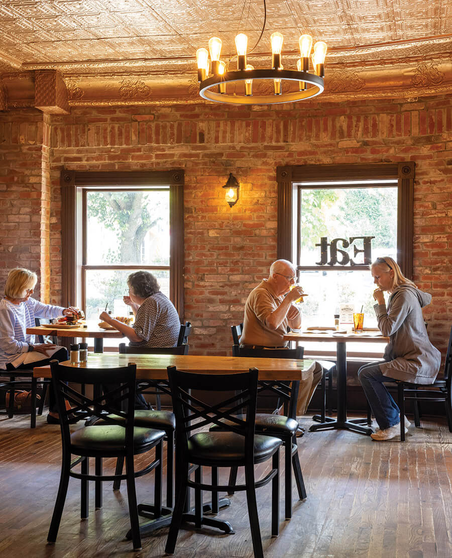 Guests dine at Southern Porch