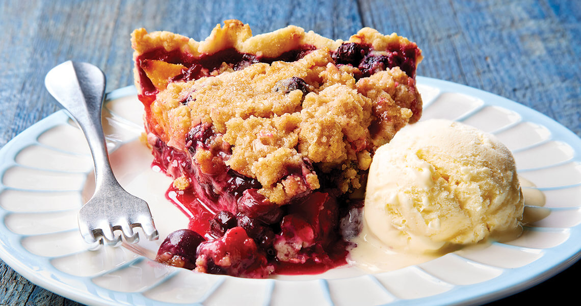 Blueberry peach pie