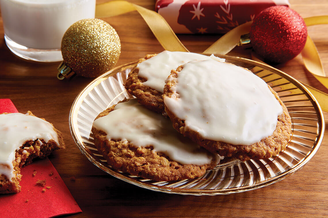 Iced oatmeal cookies