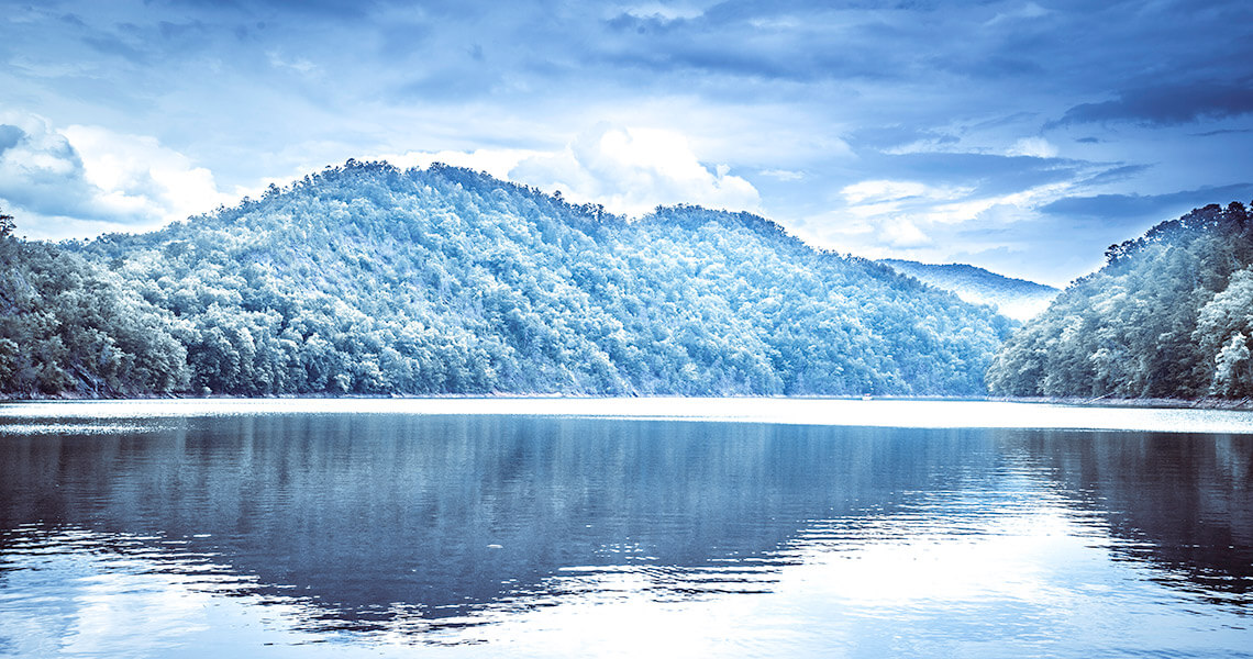 Snowy mountains around Fontana Lake