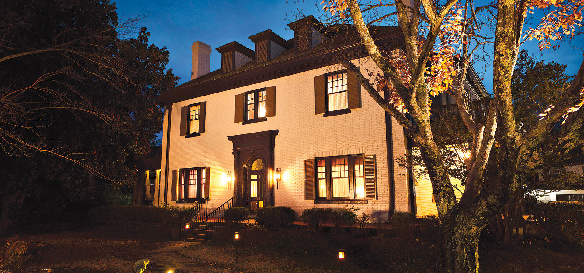 Morehead Manor Bed & Breakfast at dusk.