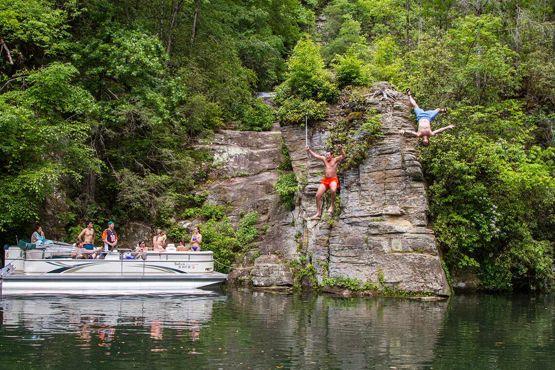 Boaters do flips in Lake Jocassee