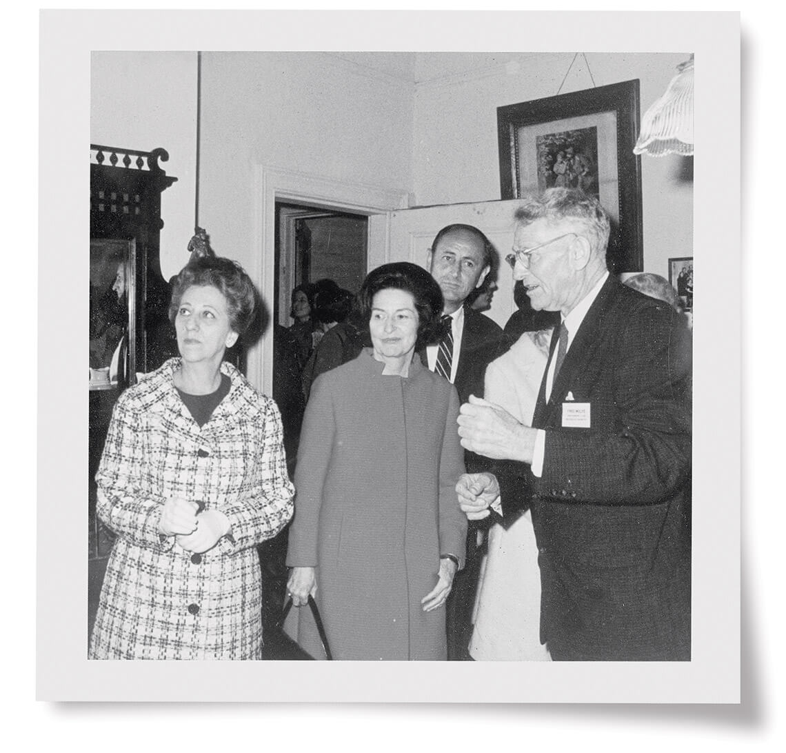 Black and white photo of Jeanelle Coulter Moore and Lady Bird Johnson