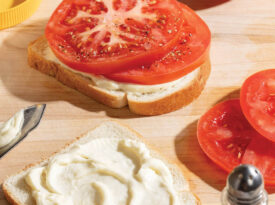 Tomato and mayonnaise sandwich