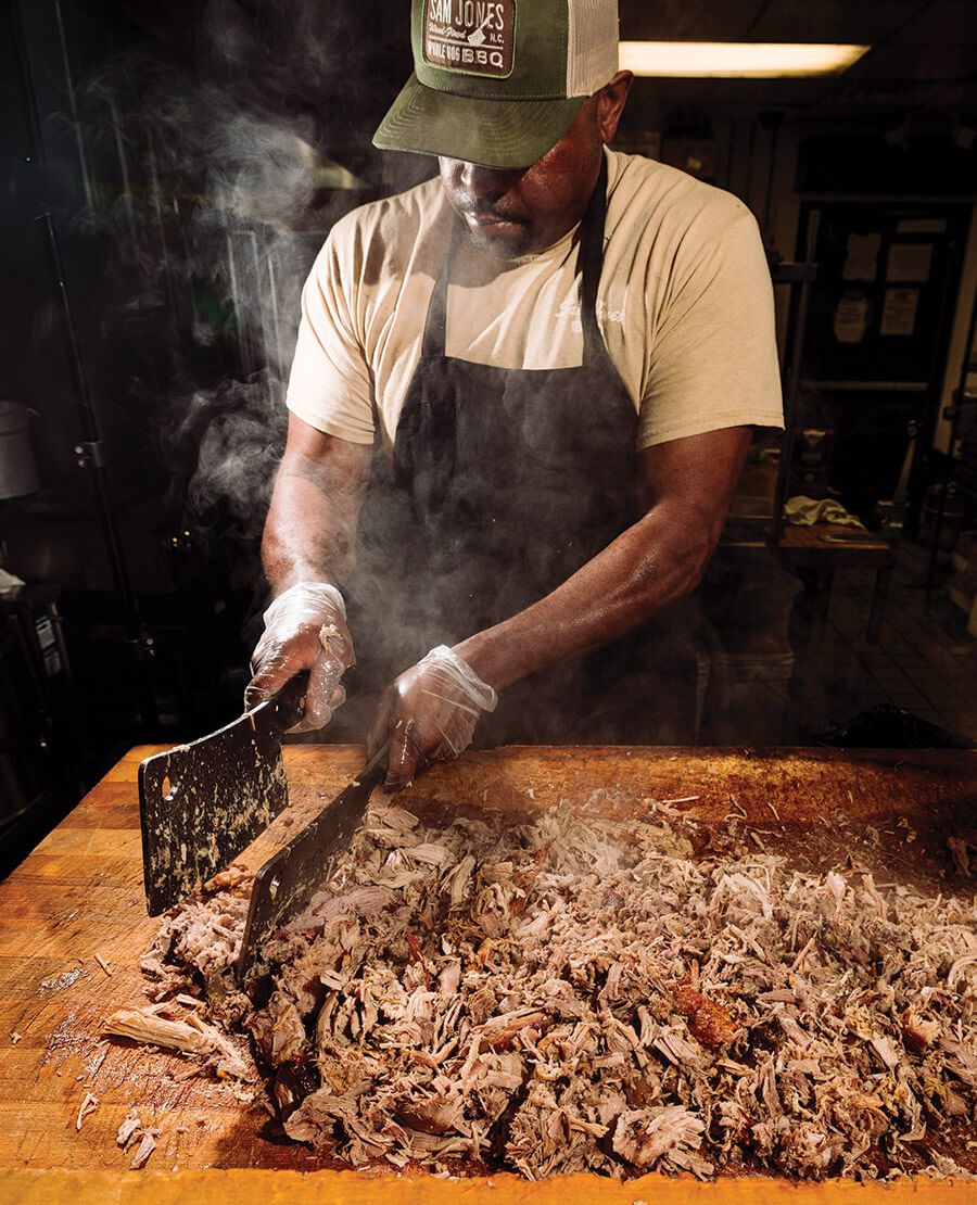 Chopping barbecue 